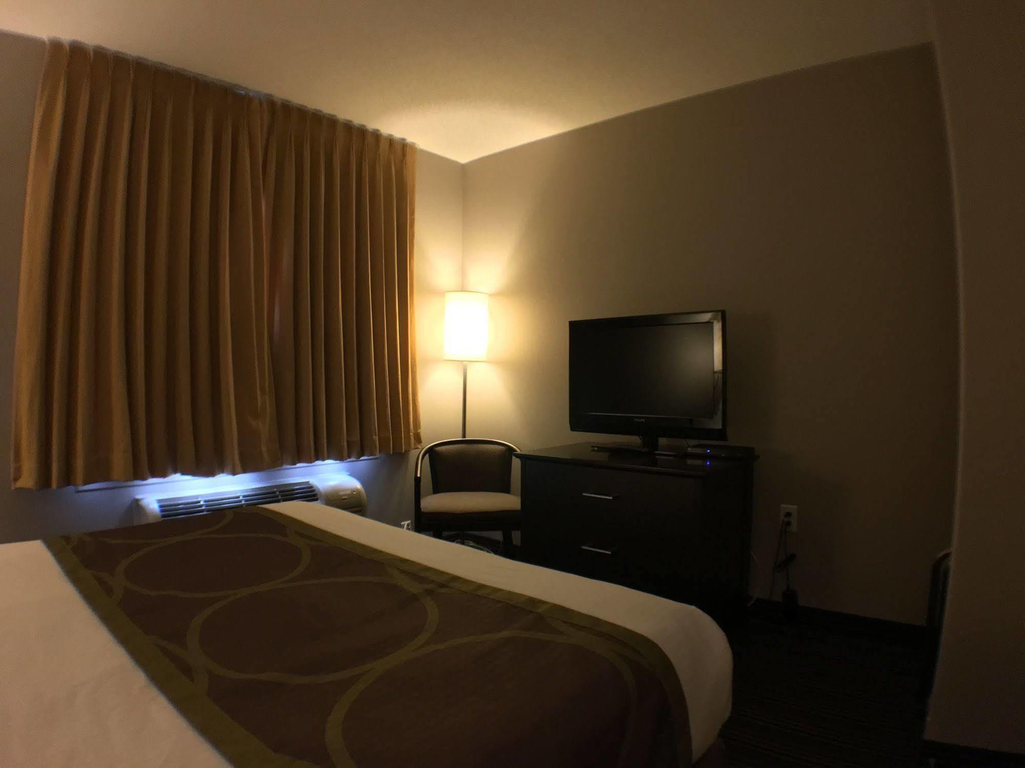 Hotel Super 8 By Wyndham Kapuskasing Zewnętrze zdjęcie