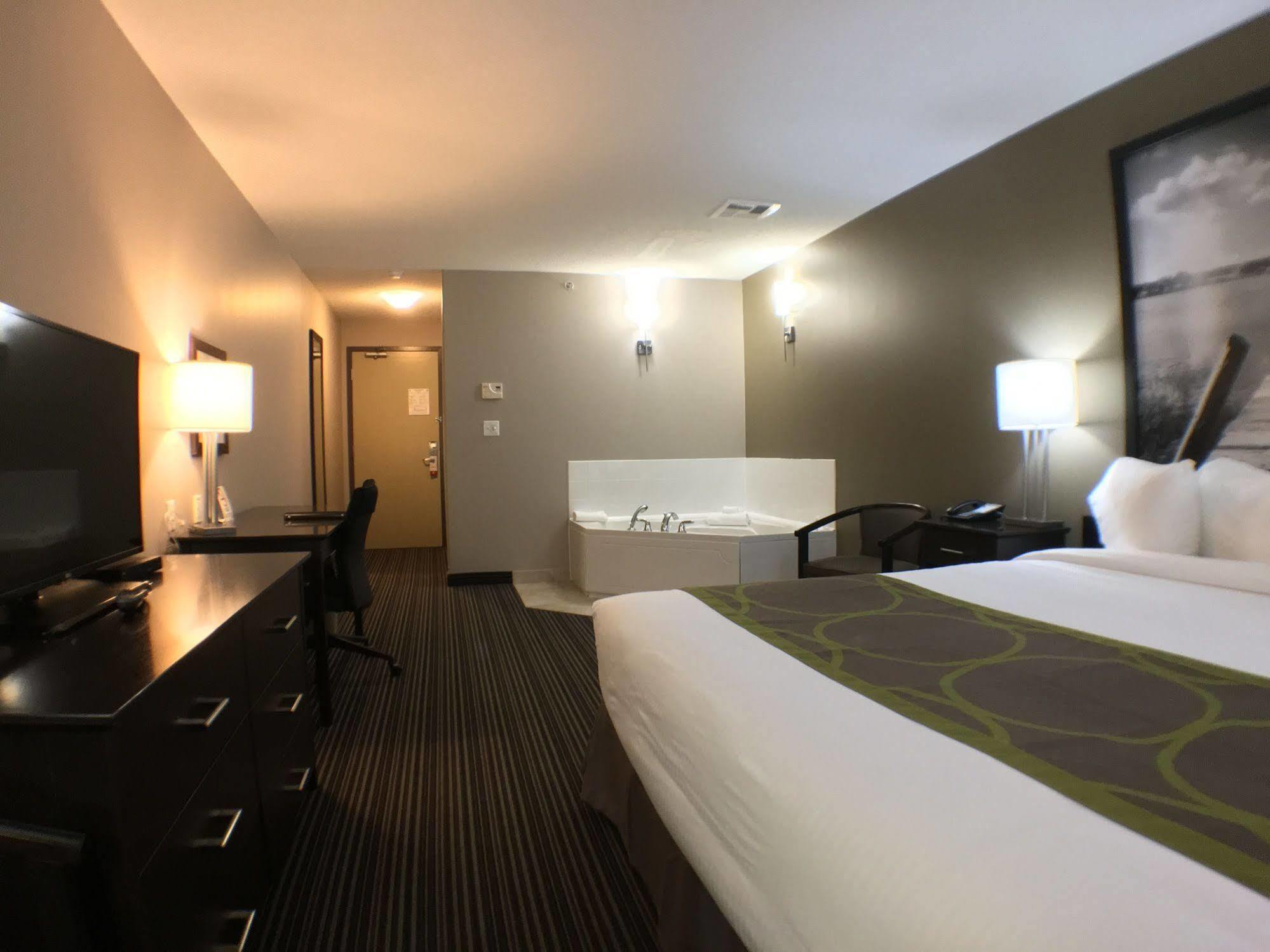 Hotel Super 8 By Wyndham Kapuskasing Zewnętrze zdjęcie